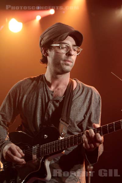 CLAP YOUR HANDS SAY YEAH - 2014-10-08 - PARIS - La Maroquinerie - 